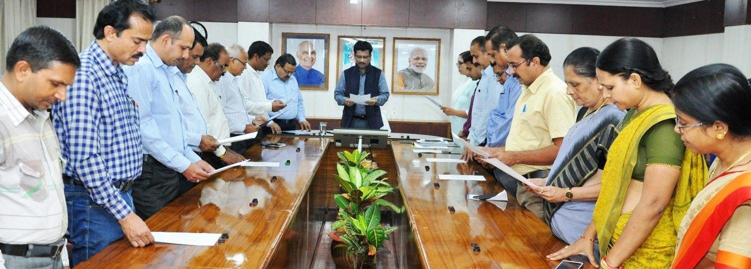 E883C9E0DA37ED632F2BFDBBD96BCC16, छत्तीसगढ़ के राजभवन और मंत्रालय में आयोजित हुआ एकता दिवस का कार्यक्रम