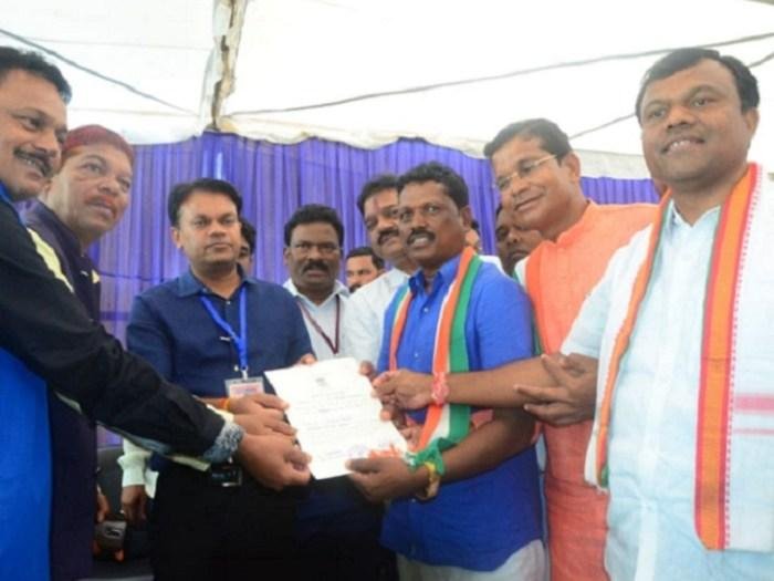 chitrakoot-upchunav-result-2019, 39 साल बाद चित्रकोट में कांग्रेस की वापसी, दंतेवाडा के बाद चित्रकोट विधानसभा उपचुनाव में कांग्रेस की जीत, बस्तर से भाजपा साफ़