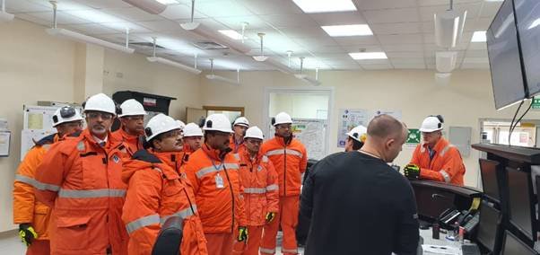 image001XDK4, केंद्रीय पेट्रोलियम मंत्री रूस दौरे पर  सखालिन ऑयल फील्ड का भ्रमण किये