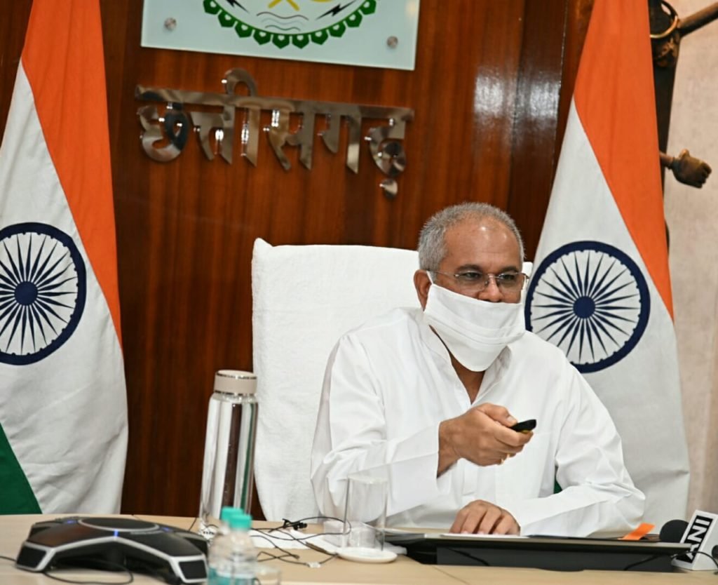 Raipur : Vaccination and compliance with Covid appropriate behavior necessary to prevent corona: Chief Minister Mr. Baghel