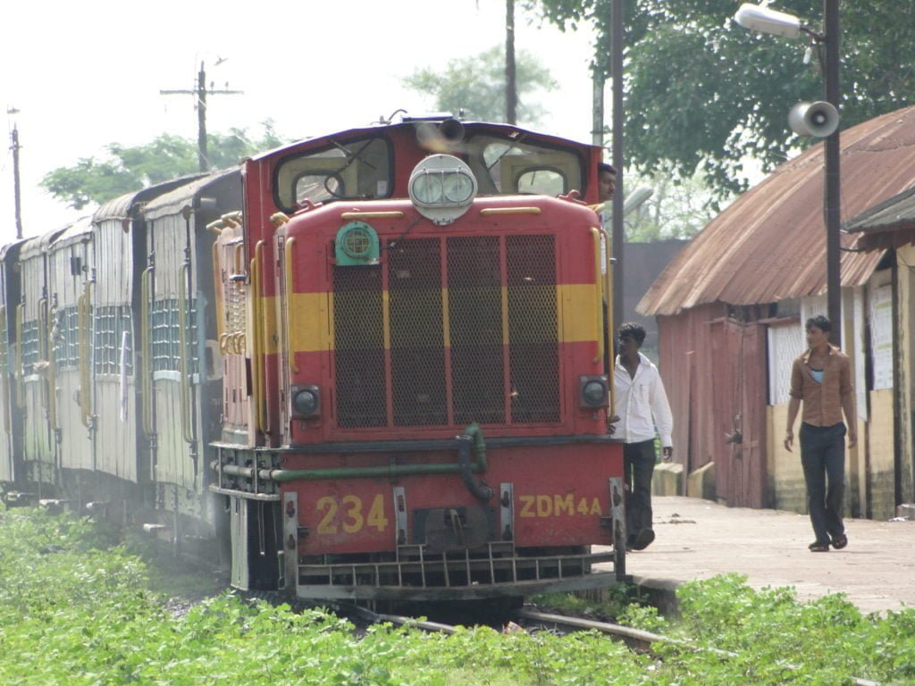 Narrow_Gauge_Train_at_Rajim