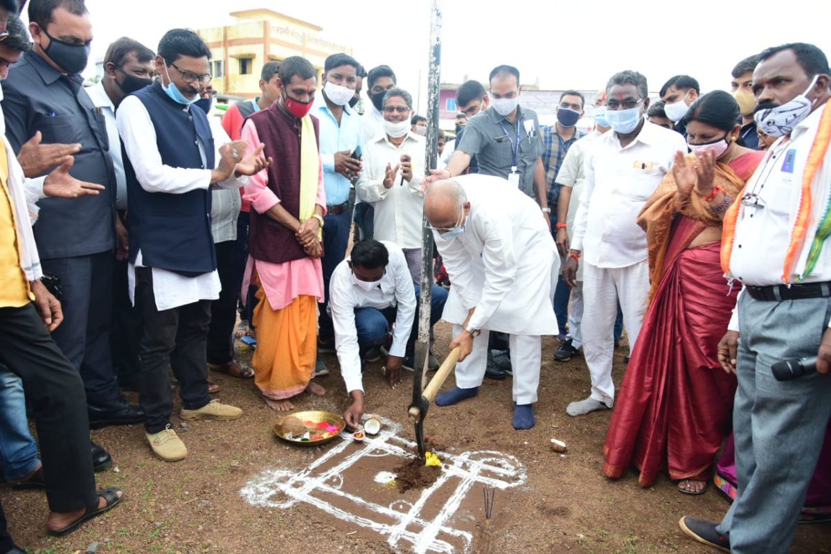 रायपुर : ​​​​​​​गृह मंत्री श्री ताम्रध्वज साहू ने नगर निगम रिसाली क्षेत्र में  3.29 करोड़ के 62 कार्यों का किया भूमिपूजन