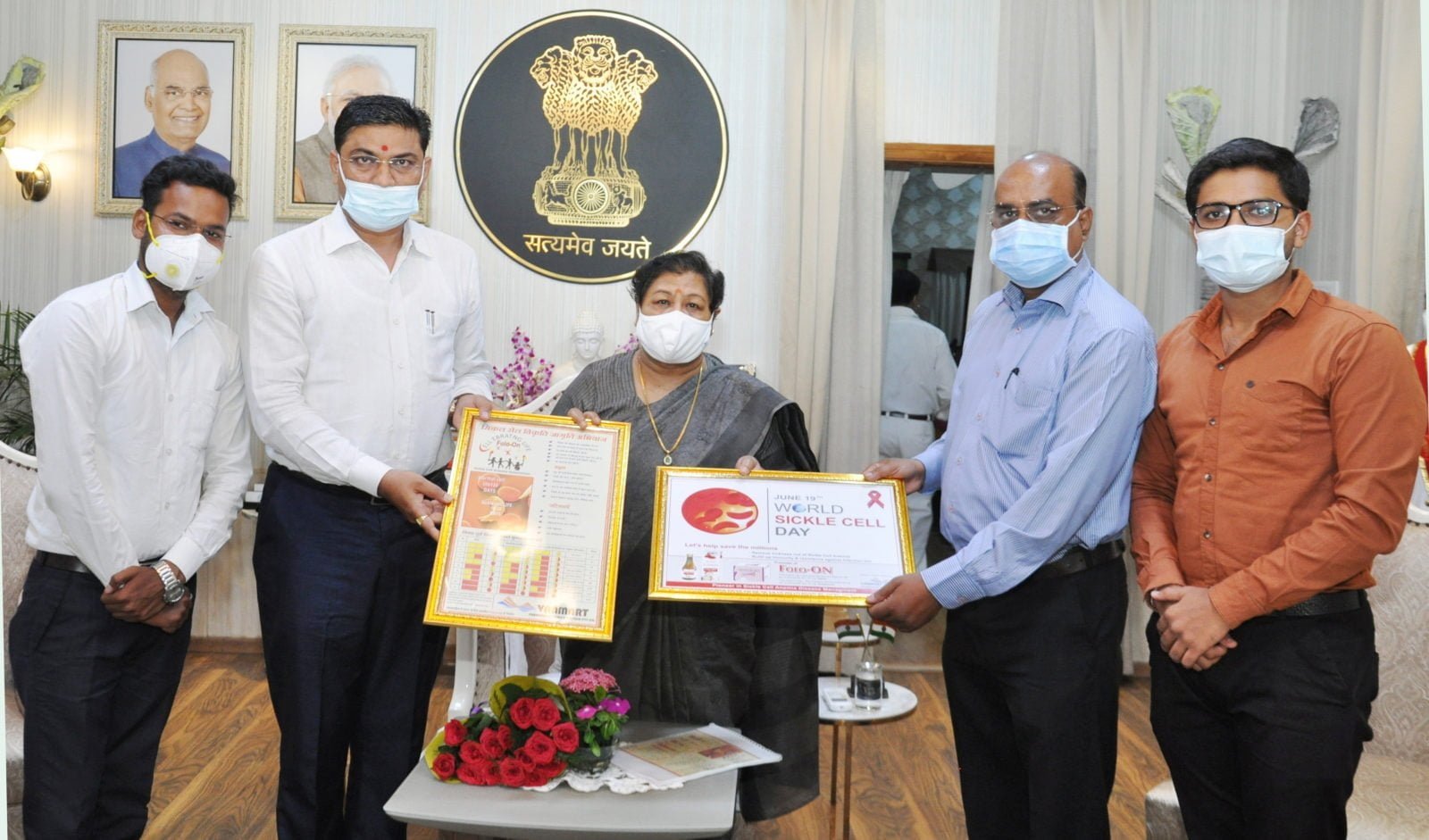 राज्यपाल ने सिकल सेल विकृति जागृति अभियान के पोस्टर का किया विमोचन