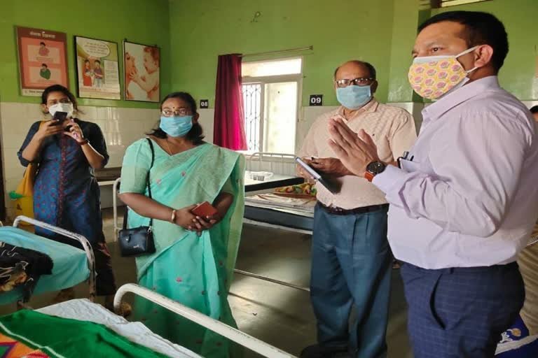 बेमेतरा : नव नियुक्त कलेक्टर ने किया जिला अस्पताल का औचक निरीक्षण