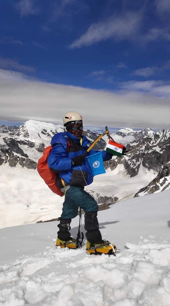 नैना सिंह धाकड़ एवरेस्ट फतह