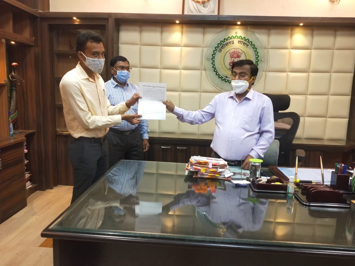 कलेक्टर ने 32 लोगों को अनुकम्पा नियुक्ति पत्र सौंपा