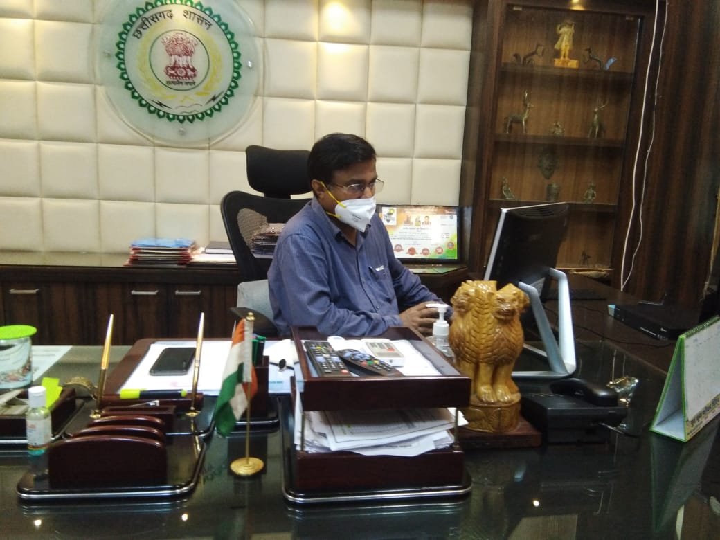 कलेक्टर ने वर्चुअल जीवनदीप समिति की बैठक लीस्वास्थ्य संबंधी सामग्री खरीदने के लिए भण्डार क्रय नियम का गंभीरता से पालन करने के निर्देश दिये