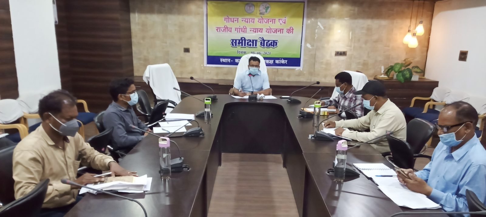 उत्तर बस्तर कांकेर : फसल विविधीकरण अपनाने किसानों को प्रोत्साहित करने कलेक्टर ने दिये निर्देश