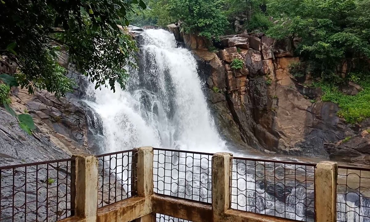 Rajpuri Waterfall (राजपुरी जलप्रपात)