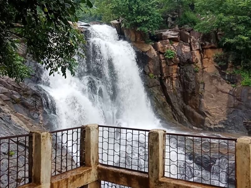 Rajpuri Waterfall (राजपुरी जलप्रपात)
