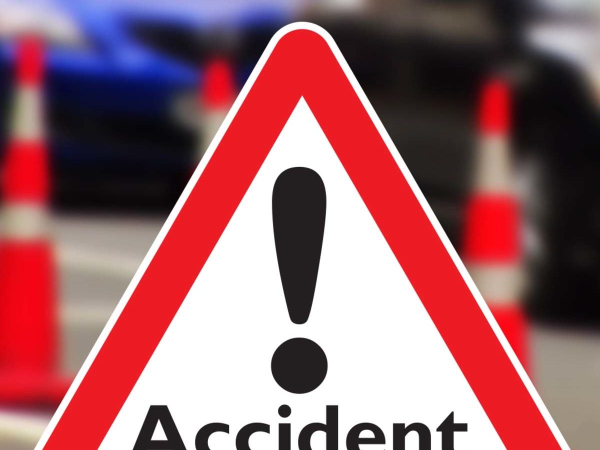 स्टेशन से छूटी ट्रेन…तो अगले स्टापेज में पकडऩे शुरू हुई कार-ट्रेन की रेस और मौत के मुंह में समा गई तीन जिंदगी…जानें कहां हुआ हादसा…