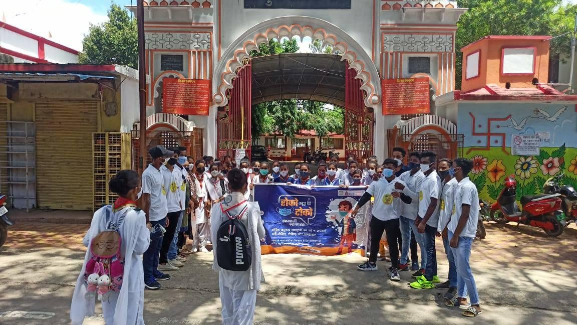 रोको अऊ टोको टीम ने रिंग रोड में चलाया जागरूकता अभियान, कोरोना गाइडलाइन का पालन करने की जा रही अपील