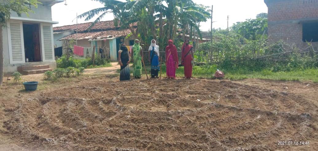100 से भी ज्यादा महिला किसान जुड़कर सीख रहीं अधिक उत्पादन हेतु कृषि की नई तकनीकें
