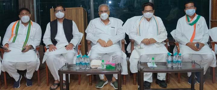 मुख्यमंत्री से सुकमा और बीजापुर जिले के जनप्रतिनिधियों और ग्रामीणों के प्रतिनिधि मण्डल नेे की मुलाकात