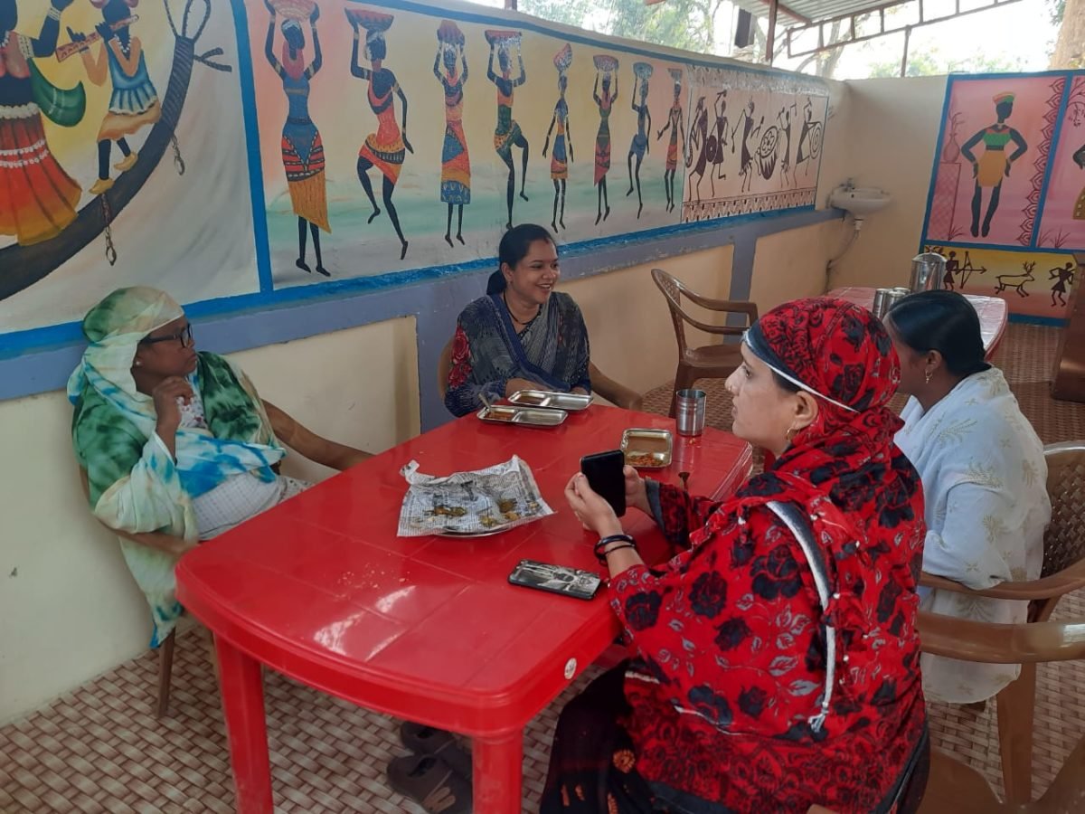 \\\\\\\'फुलझर कलेवा\\\\\\\' में मिल रहा छत्तीसगढ़ी व्यंजन