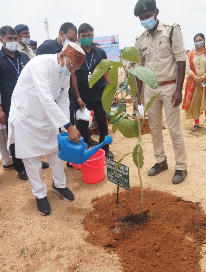 रायपुर : पूरे प्रदेश के लिए मानक बनेगा आनी का वन प्रदर्शन प्रक्षेत्र : गृह मंत्री श्री ताम्रध्वज साहू