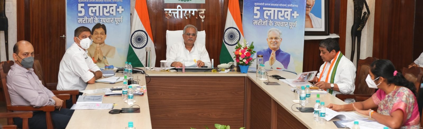 रायपुर : ​​​​​​​ईंधन के रूप में इस्तेमाल के लिए गोबर गैस प्लांट को  बढ़ावा दें - मुख्यमंत्री श्री भूपेश बघेल