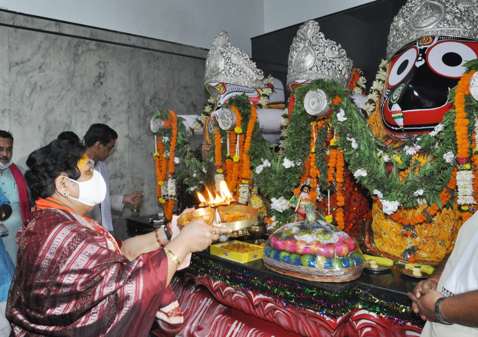 रायपुर : राज्यपाल ने भगवान जगन्नाथ की पूजा-अर्चना कर प्रदेश की सुख समृद्धि की कामना की