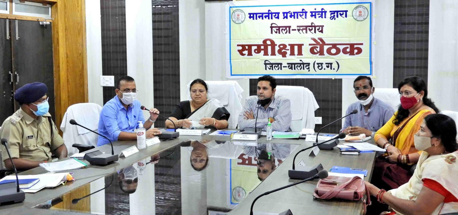 रायपुर : बालोद जिले के चहुॅमुखी विकास के लिए शासन की कल्याणकारी योजनाओं का बेहतर क्रियान्वयन करें - मंत्री श्री उमेश पटेल