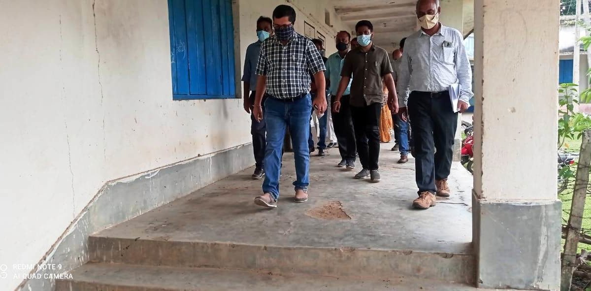 अम्बिकापुर : कलेक्टर ने किया उदयपुर अंग्रेजी माध्यम स्कूल का किया निरीक्षण
