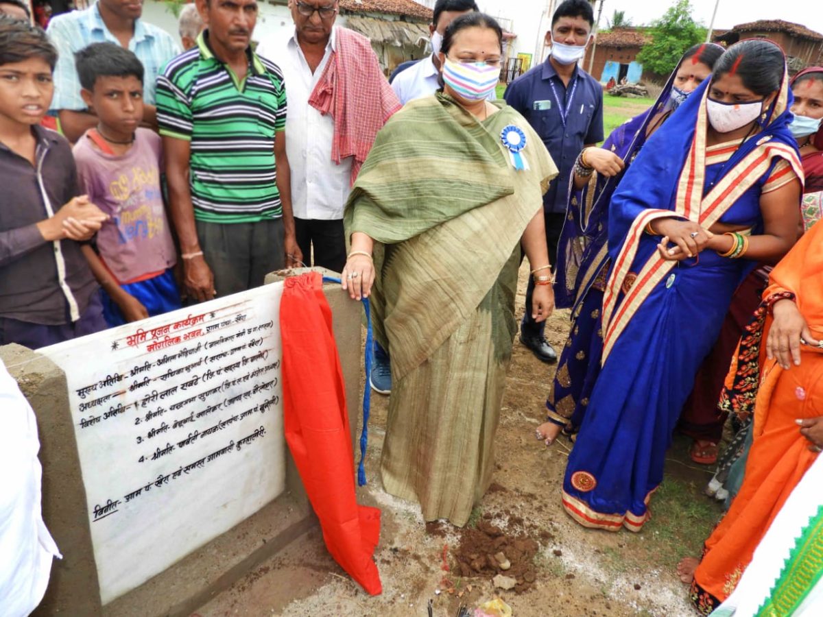 रायपुर :  मंत्री श्रीमती भेंड़िया ने विभिन्न विकास कार्यों का किया भूमिपूजन
