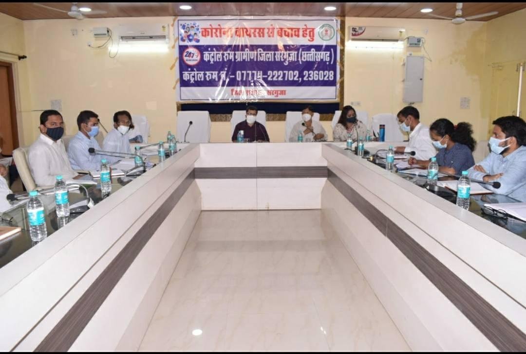 दिव्यांगता प्रमाण पत्र बनाकर योजनाओं का दिलाएं लाभ-कलेक्टर