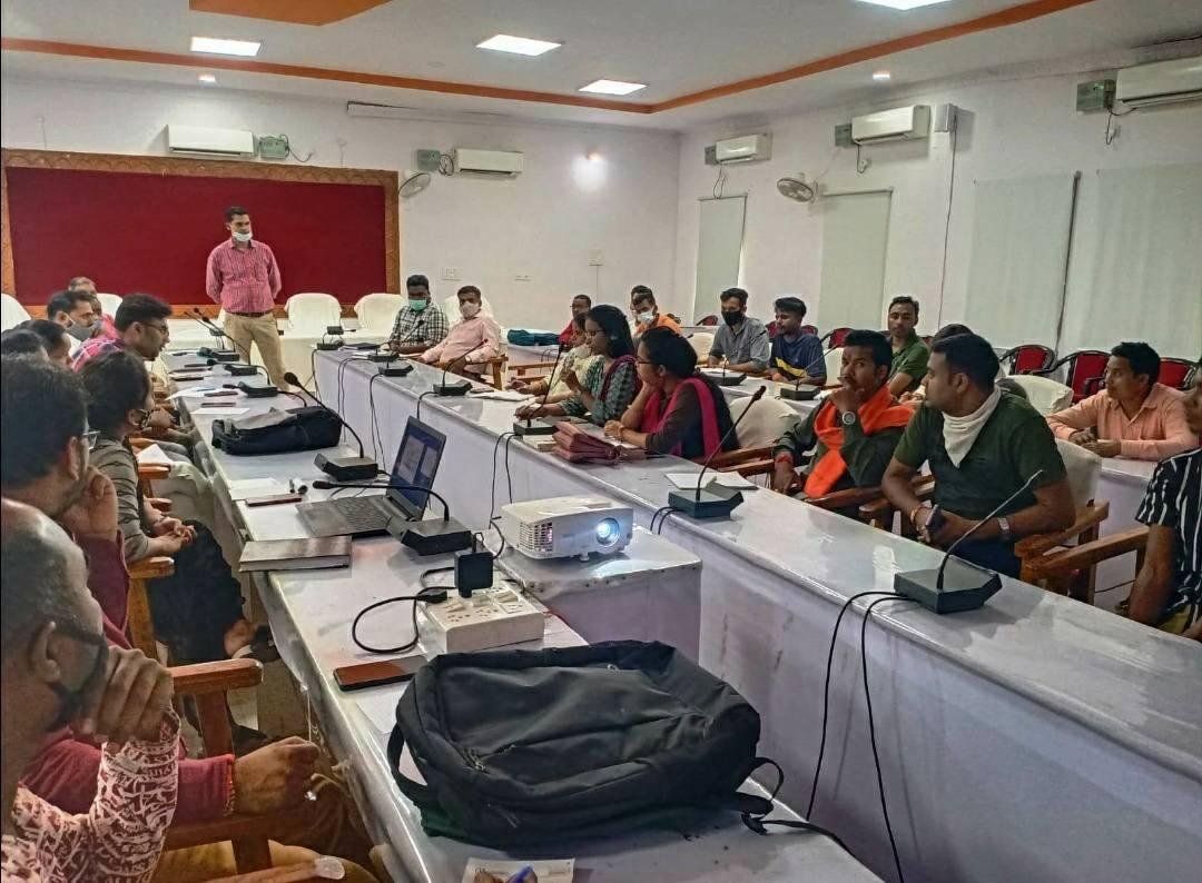 लोक सेवा केन्द्र के संचालकों को दी गई प्रशिक्षण