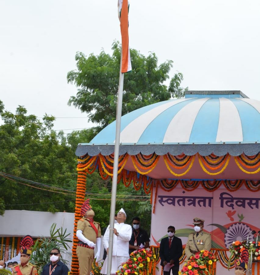 रायपुर : स्वतंत्रता दिवस पर छत्तीसगढ़ की जनता को चार नये जिलों और 18 नई तहसीलों की ऐतिहासिक सौगात