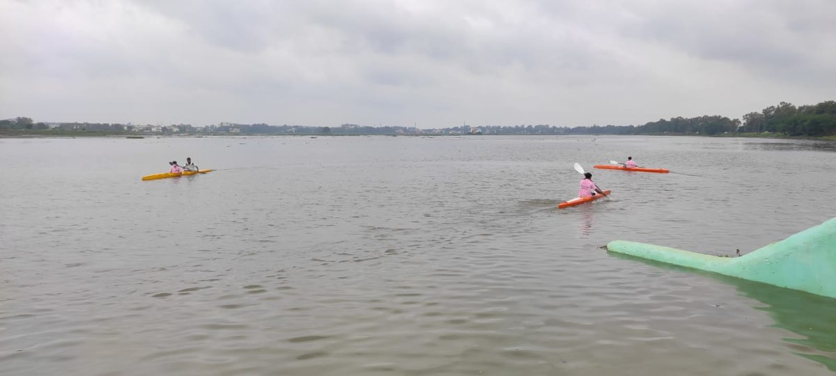 जगदलपुर  :  प्रभारी मंत्री श्री कवासी लखमा ने दलपत सागर में कैनाईंग-क्याकिंग खेल का किया शुभारंभ