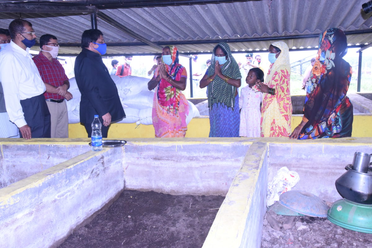 रायपुर : केशवपुर के गोठान को मल्टी एक्टीविटी सेंटर के  रूप में विकसित करें: मंत्री डॉ डहरिया