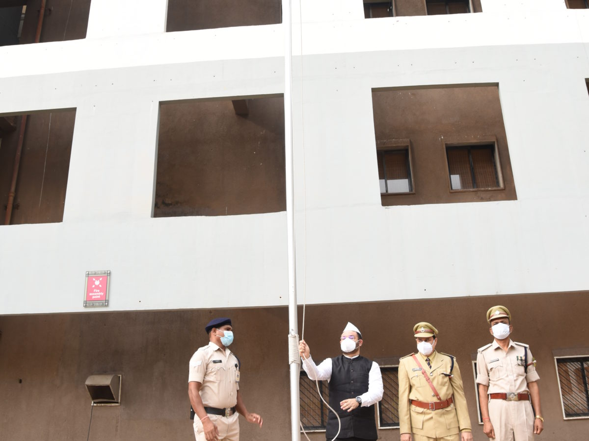 रायपुर : स्वतंत्रता दिवस : मंत्रालय में ध्वजारोहण