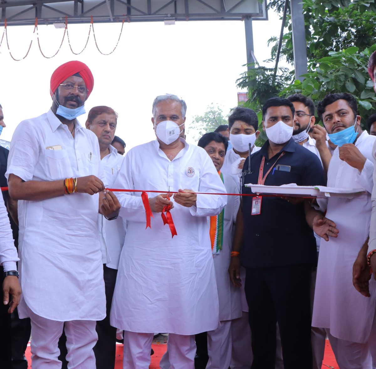 रायपुर : मुख्यमंत्री ने नवनिर्मित यात्री शेड का किया लोकार्पण