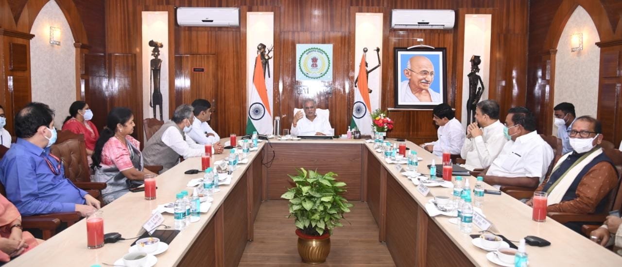 छत्तीसगढ़ की गोधन न्याय योजना के कायल हुए संसदीय समिति के सदस्य