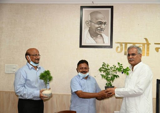 मुख्यमंत्री से माँ विंध्यवासिनी बिलाईमाता मन्दिर ट्रस्ट के सदस्यों ने की मुलाकात