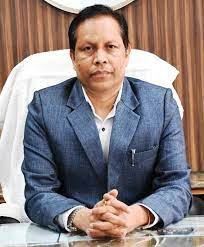 कलेक्टर ने दण्डवन के ग्रामीणों से की बातचीत