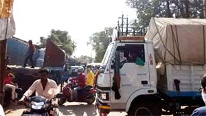 ट्रैफिक बल की कमी से यातायात व्यवस्था चरमराई