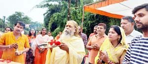 महंत ने श्री गोपाल गोवर्धन गौशाला अम्लीडीह का किया निरीक्षण