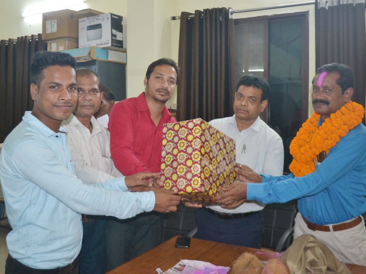 रामस्वरूप को सेवानिवृत्त पर विदाई