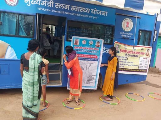 मुख्यमंत्री शहरी स्लम स्वास्थ्य योजना : घर-घर पहुंच रही है स्वास्थ्य सुविधा