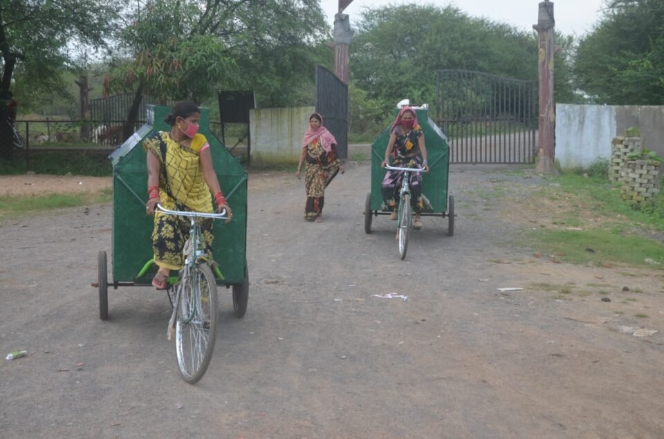 गौठानों की महिलायें अब स्वच्छता अभियान से भी जुड़ी, हर महीने हो रही अतिरिक्त आय