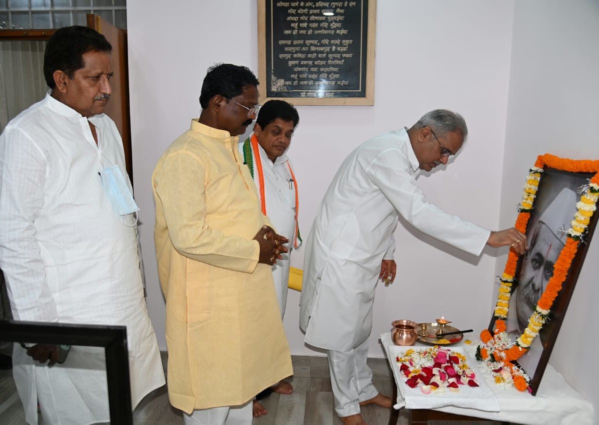 मुख्यमंत्री ने स्वतंत्रता संग्राम सेनानी स्वर्गीय पंडित वामनराव लाखे की जयंती नमन किया