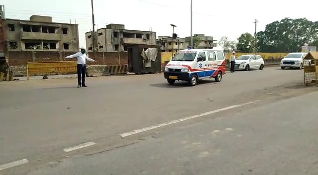 दुर्ग पुलिस द्वारा मरीजों को ग्रीन कोरिडोर बनाकर रायपुर हॉस्पिटल पहुंचाया