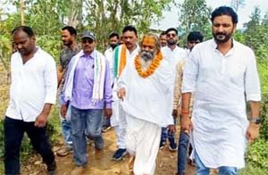 महन्त ने गौशाला का किया निरीक्षण