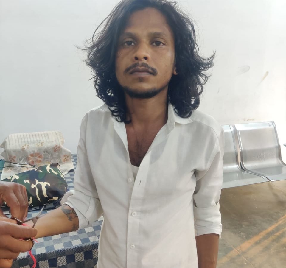 कट्टे की नोक पर लूट की कोशिश, भीड़ में लहराया कट्टा