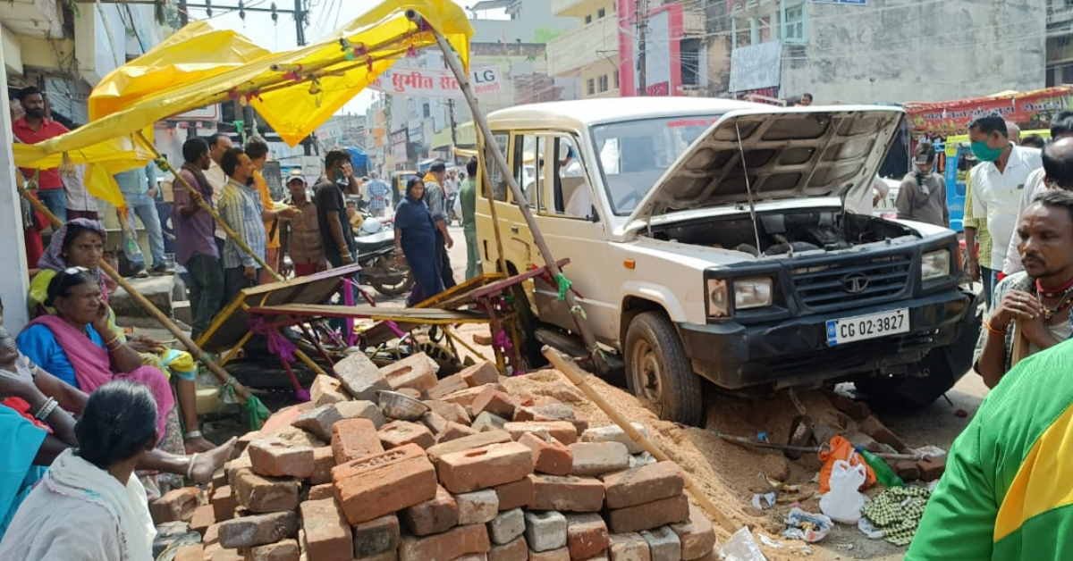 सरकारी वाहन चालक ने दो को कुचला