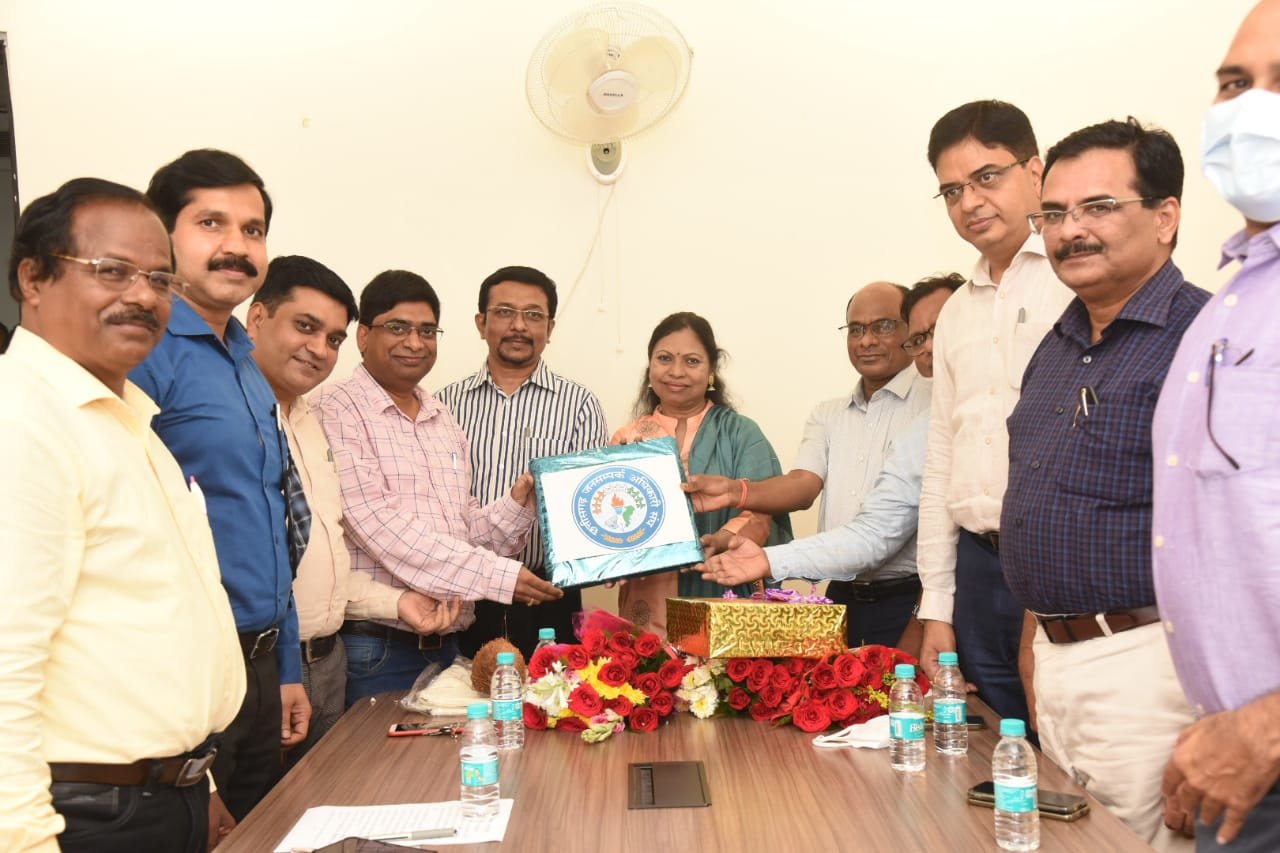 अपर संचालक सुश्री जमुना सांडिया को सेवानिवृत्ति पर दी गई भावभीनी विदाई