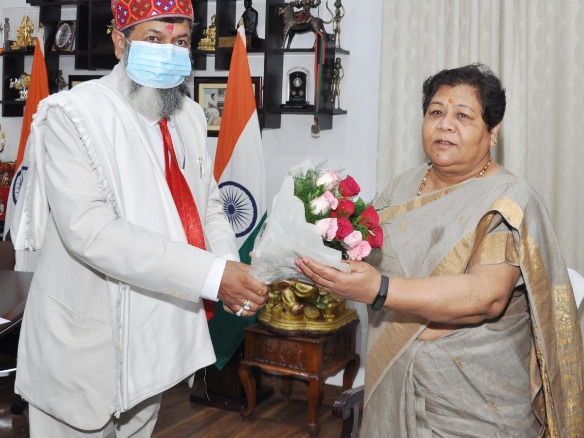 रायपुर : राज्यपाल से कुलपति श्री वाजपेयी ने की भेंट 