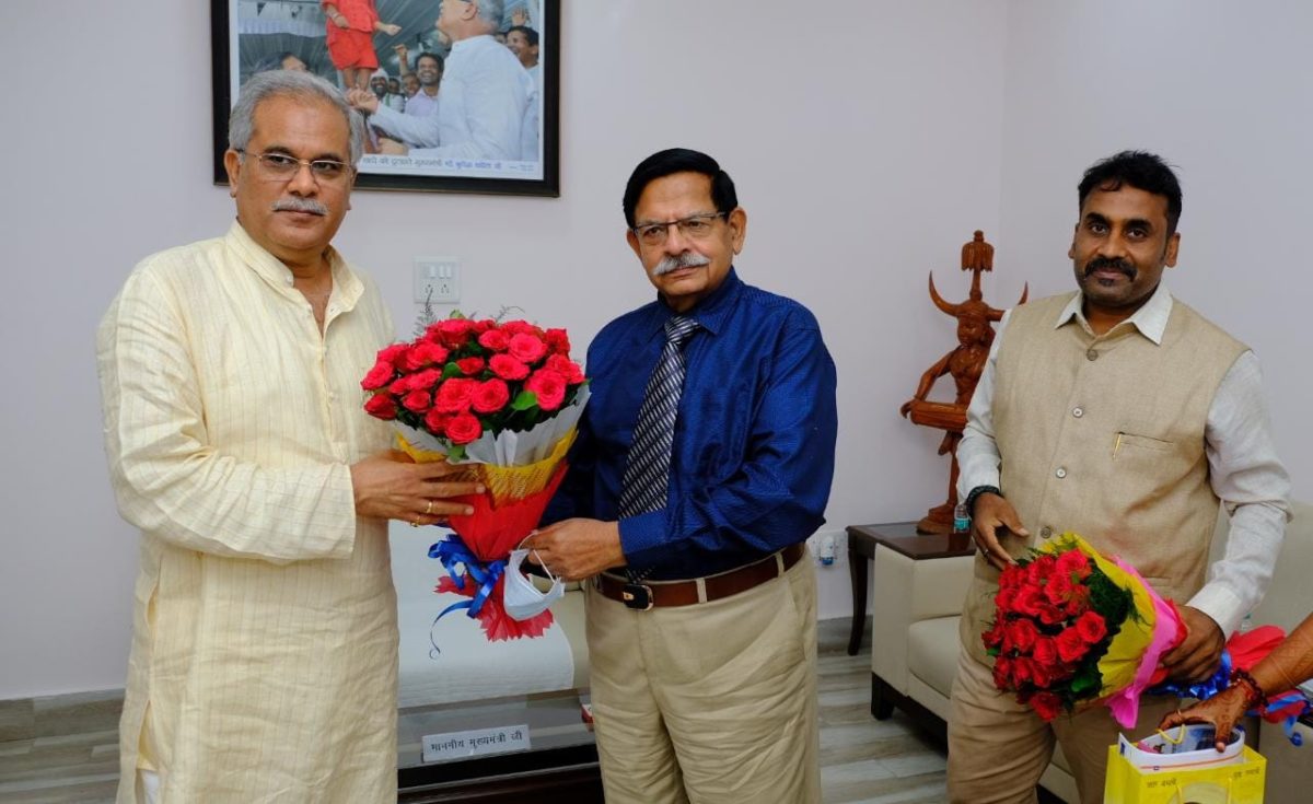 रायपुर : मुख्यमंत्री से श्री रावतपुरा सरकार यूनिवर्सिटी के प्रतिनिधिमंडल ने की सौजन्य मुलाकात