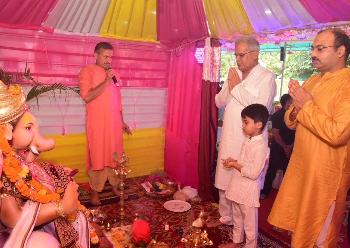 मुख्यमंत्री ने श्री गणेश की पूजा अर्चना कर प्रदेशवासियों की सुख-समृद्धि की कामना