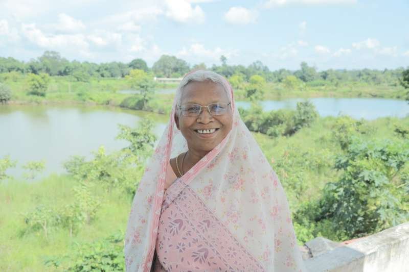 रूखमणी सात तालाबों में कर रही मछली पालन